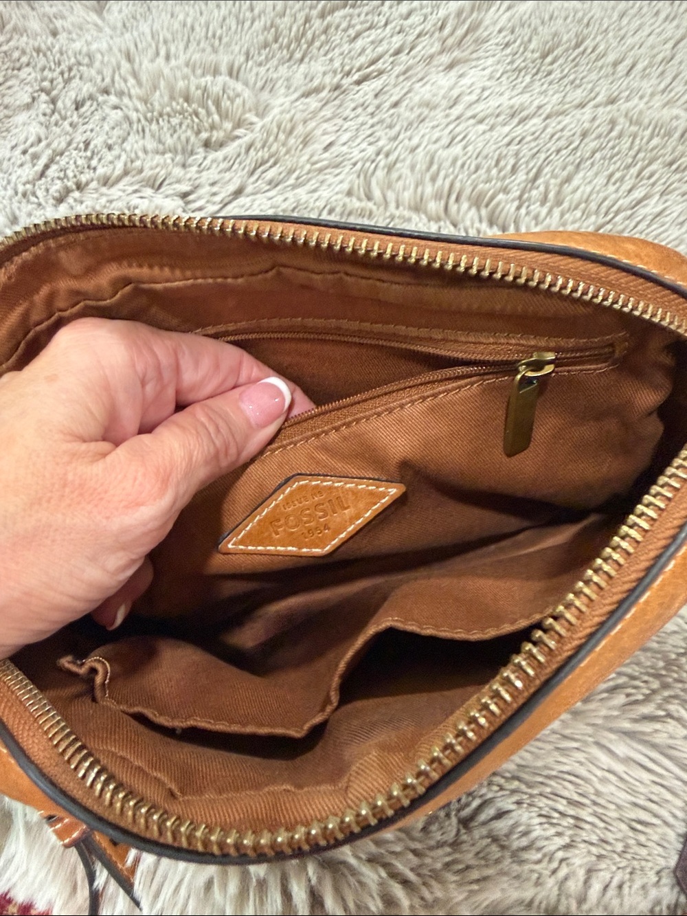 Fossil Tan Leather Organizer Crossbody - Picture 4 of 5